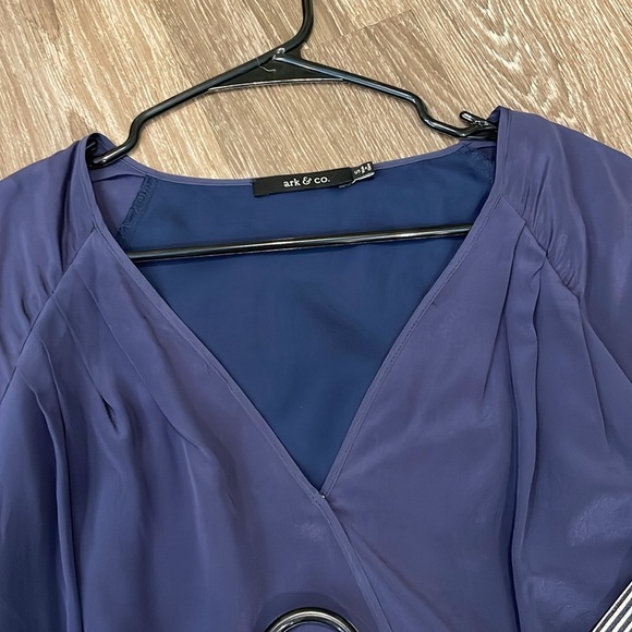 Bundle of 4 Tops - Picture 4 of 6